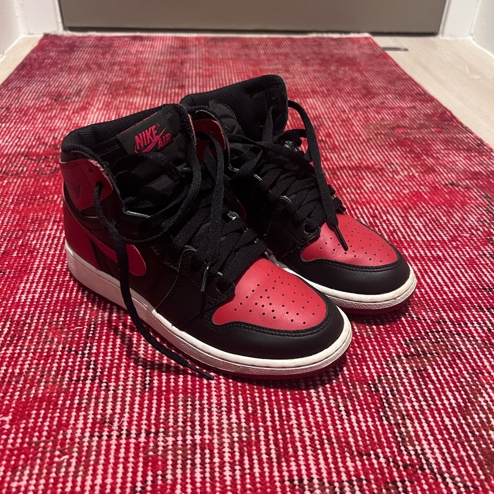 Air Jordan 1s “banned” 2016 sneakers